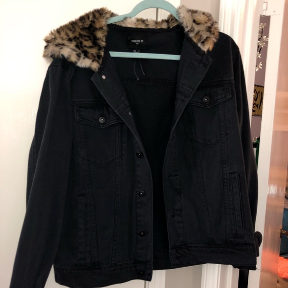 Jeans Jacket With Cheetah Print Fur 
